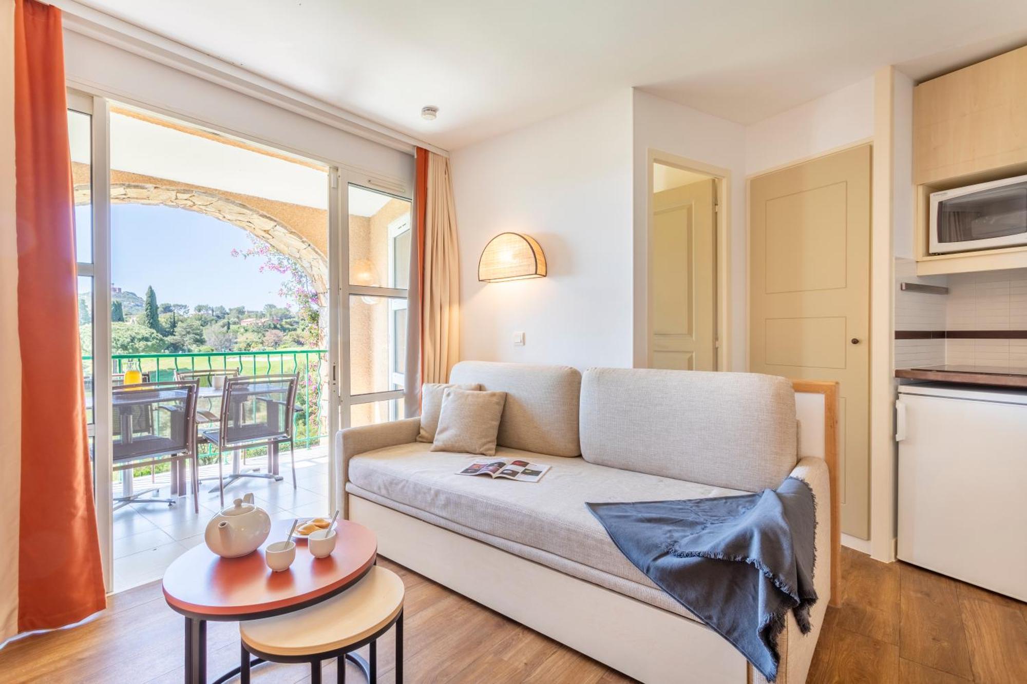 One-Bedroom Apartment Air Conditioning Terrace Sea View,1596013790:JPEG