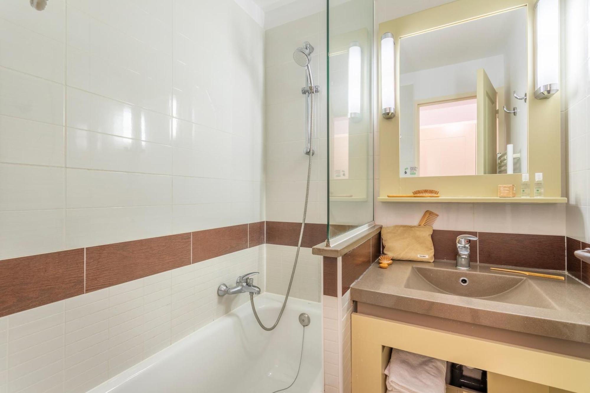 One-Bedroom Apartment Air Conditioning Terrace,1596013792:JPEG